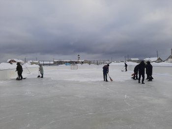 Очистка школьного катка!